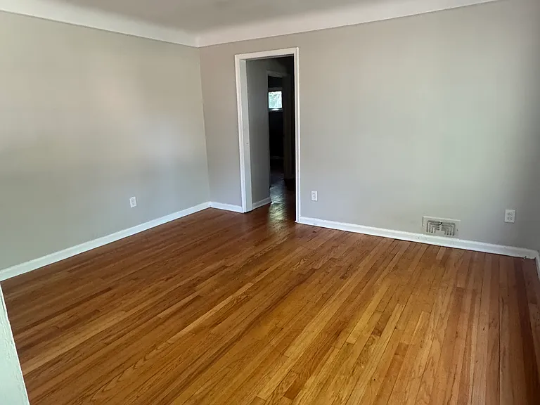 13630 Pearson St — Photo 2