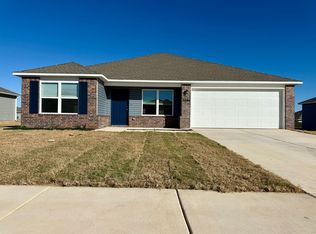 2804 Evans St, Pea Ridge, AR 72751