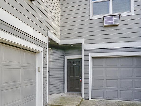 2nd image of 1718 SE Halyard Ln #1718