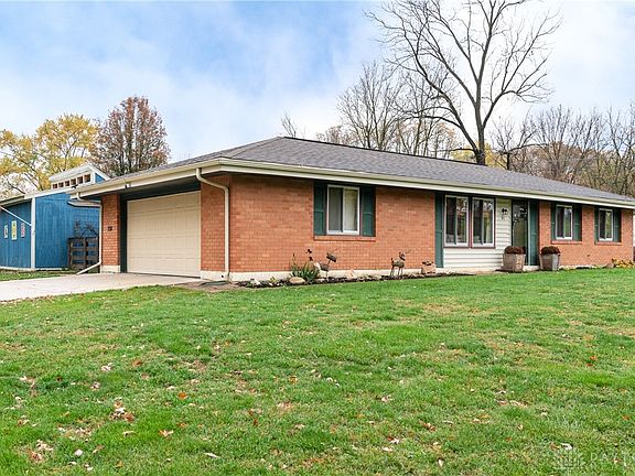 3rd image of 95 Shady Oak Dr