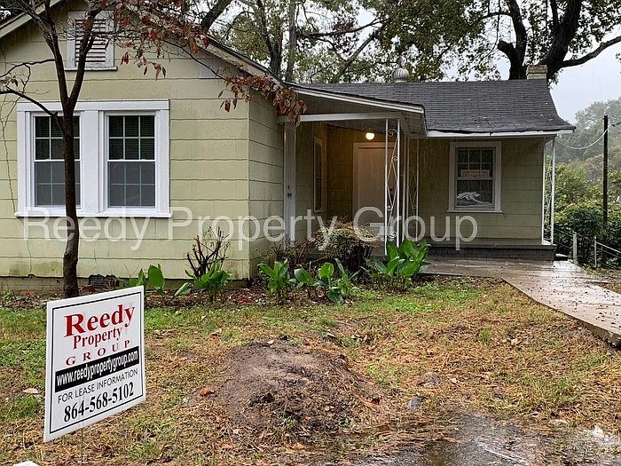 1st image of 835 Saxon Ave