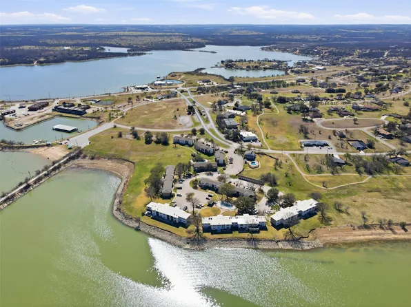 108 Harbor Dr Unit 102, Runaway Bay, TX 76426