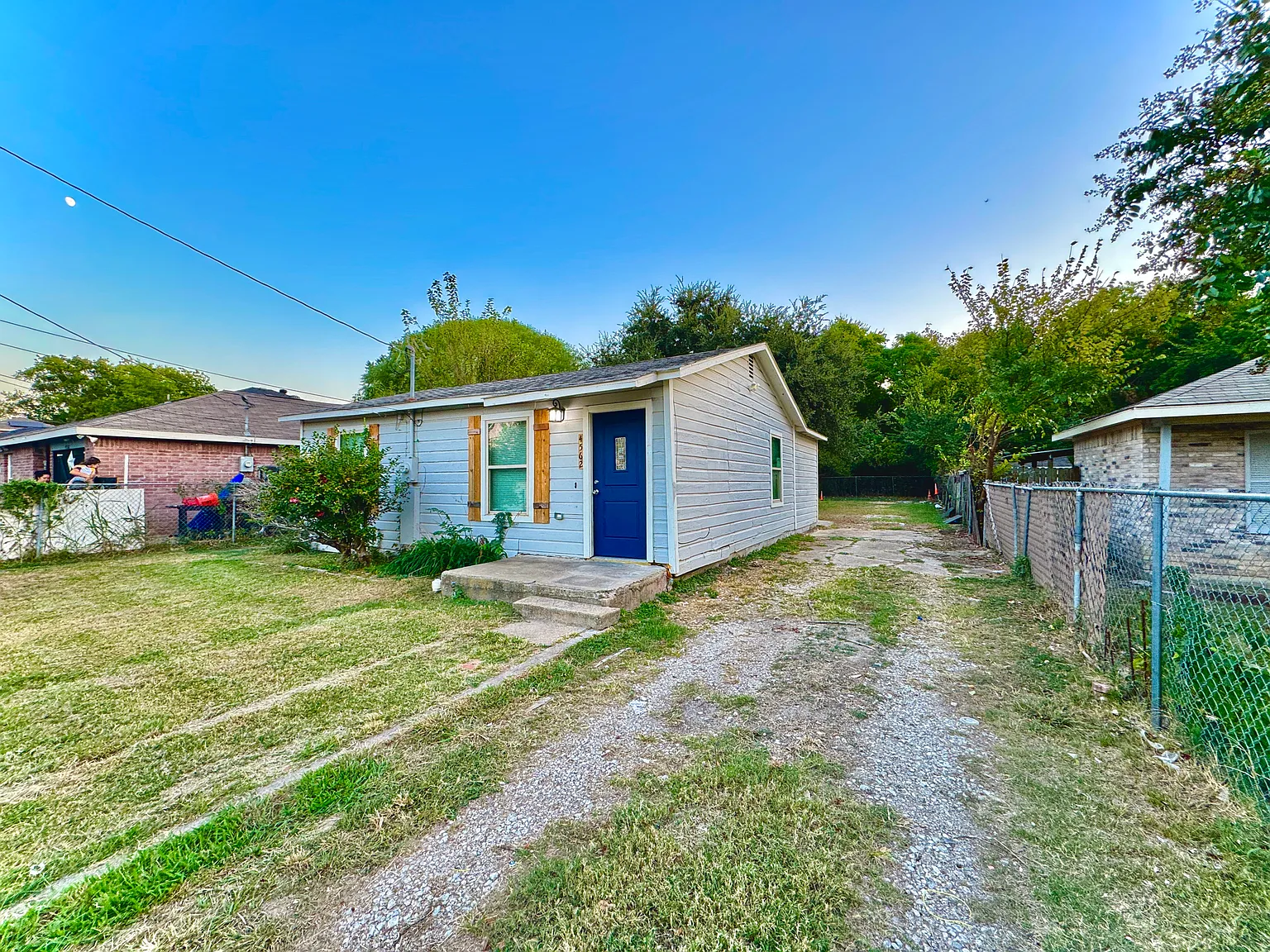 3 bed, 1100 sqft, $1,875 — Photo 2