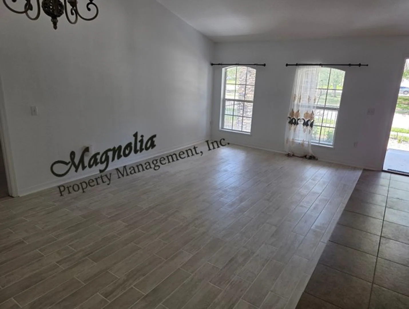 Apopka 4 Bedroom 2 Bathroom — Photo 3