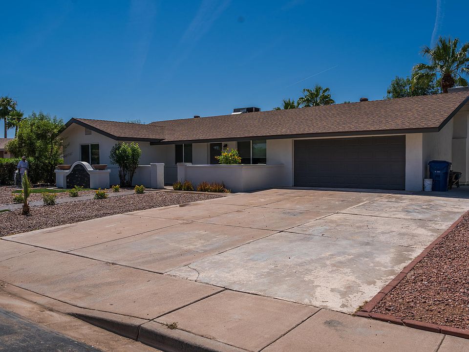 1st image of 2415 E Del Rio Dr