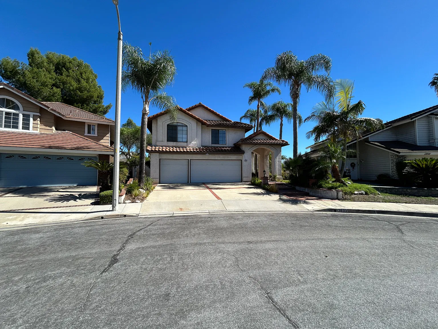 5 bed, 2935 sqft, $4,800 — Photo 3