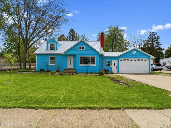 824 E King St, Owosso, MI 48867