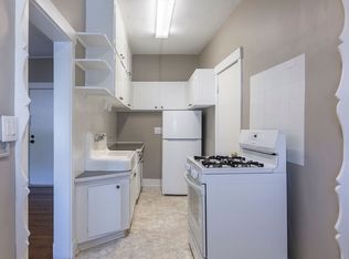 Remodeled Historic Brick Apartments, Omaha, NE 68105