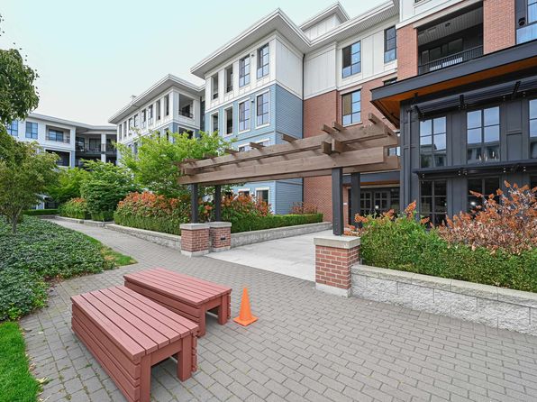 2 bedroom rental in Surrey — photo 35