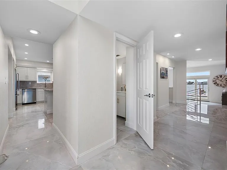 540 59th Ave — Photo 31