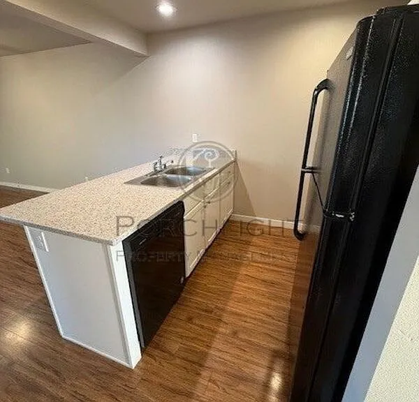 2005 Aaron Dr #101 — Photo 5