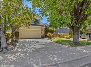 550 Sir Lancelot Dr, Tracy, CA 95376