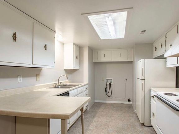 3rd image of 1256 Lytle Ln #1256