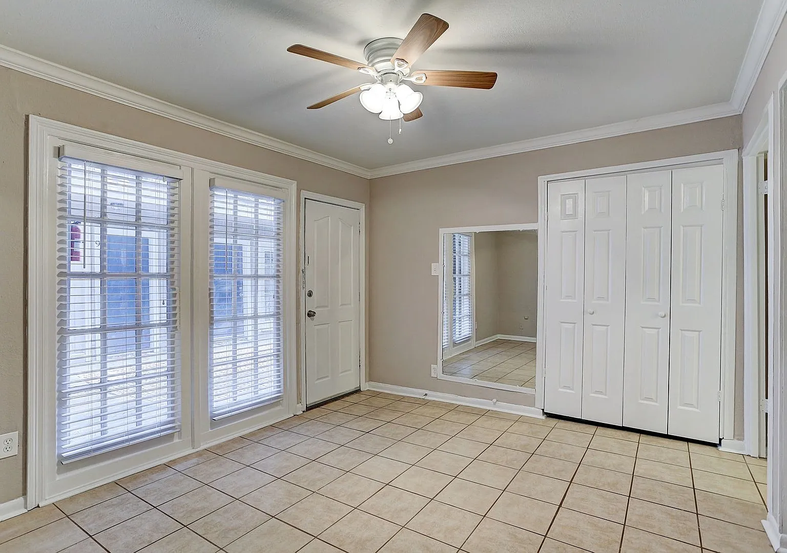 2202 Park Street — Photo 2