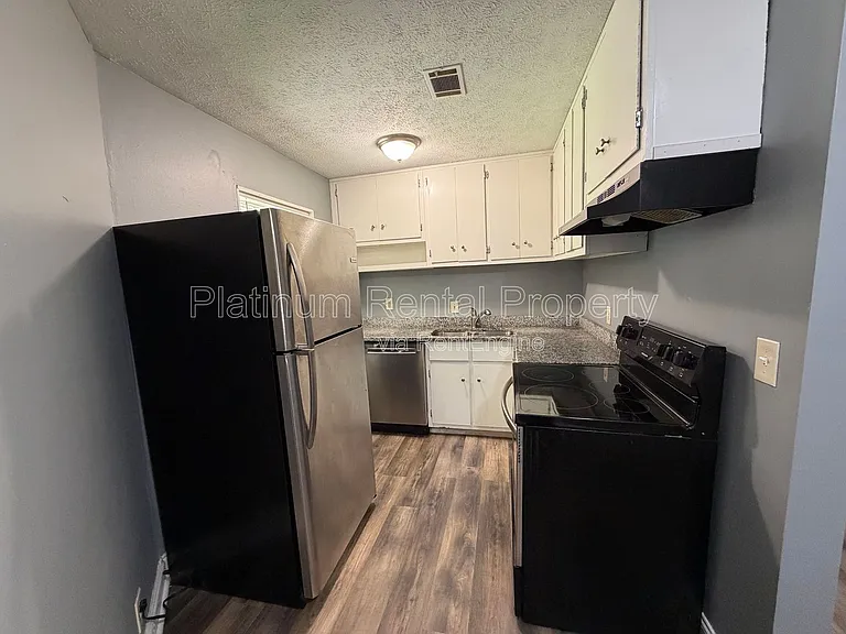 1512 Waverly Way #D3 — Photo 6