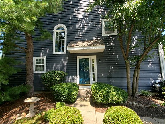 Entrance to 112 Whistling Swan Lane