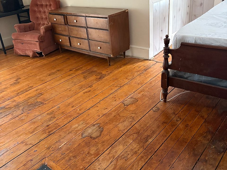 2nd image of 109 Main St #4