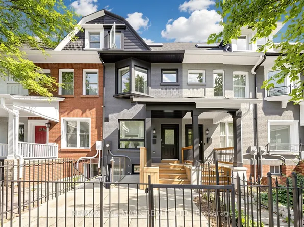 31 1/2 Granby St, Toronto, ON M5B 1H8
