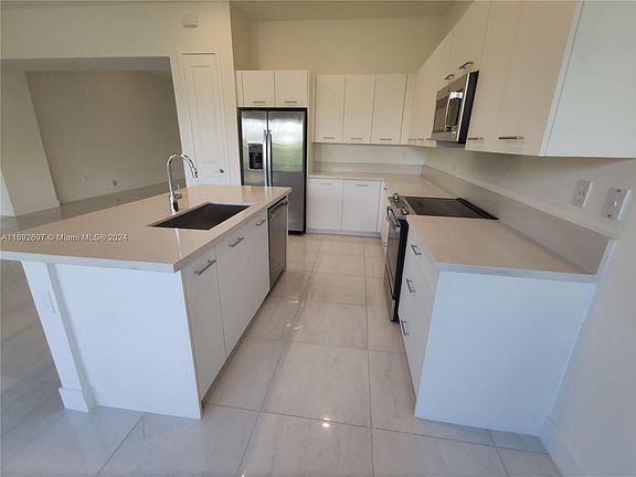 4th image of 17507 SW 41st St #17507