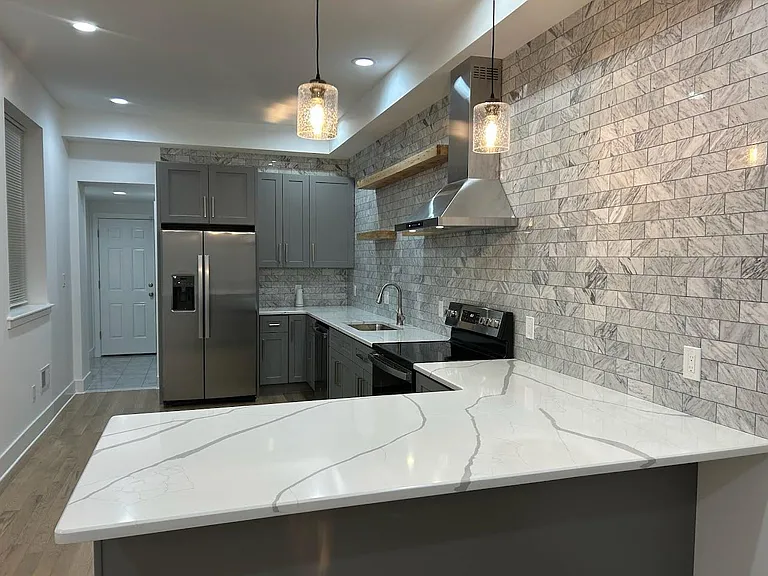 2247 W Cumberland St — Photo 1