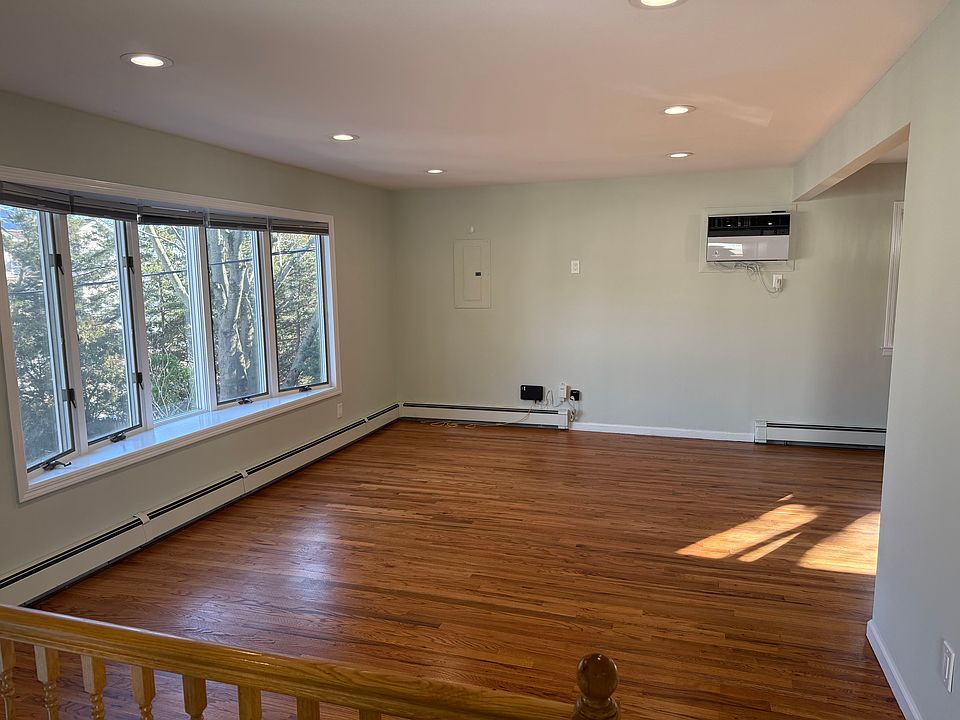 1st image of 2198 Willoughby Ave Floor 2