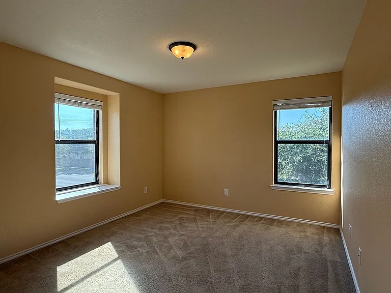 2250 Howry Dr — Photo 34
