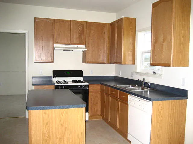 1006 Alandale Dr — Photo 8