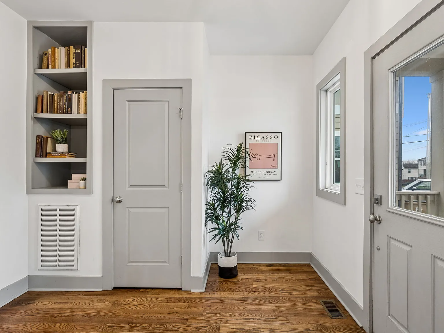4 bed, 2488 sqft, $2,800 — Photo 3