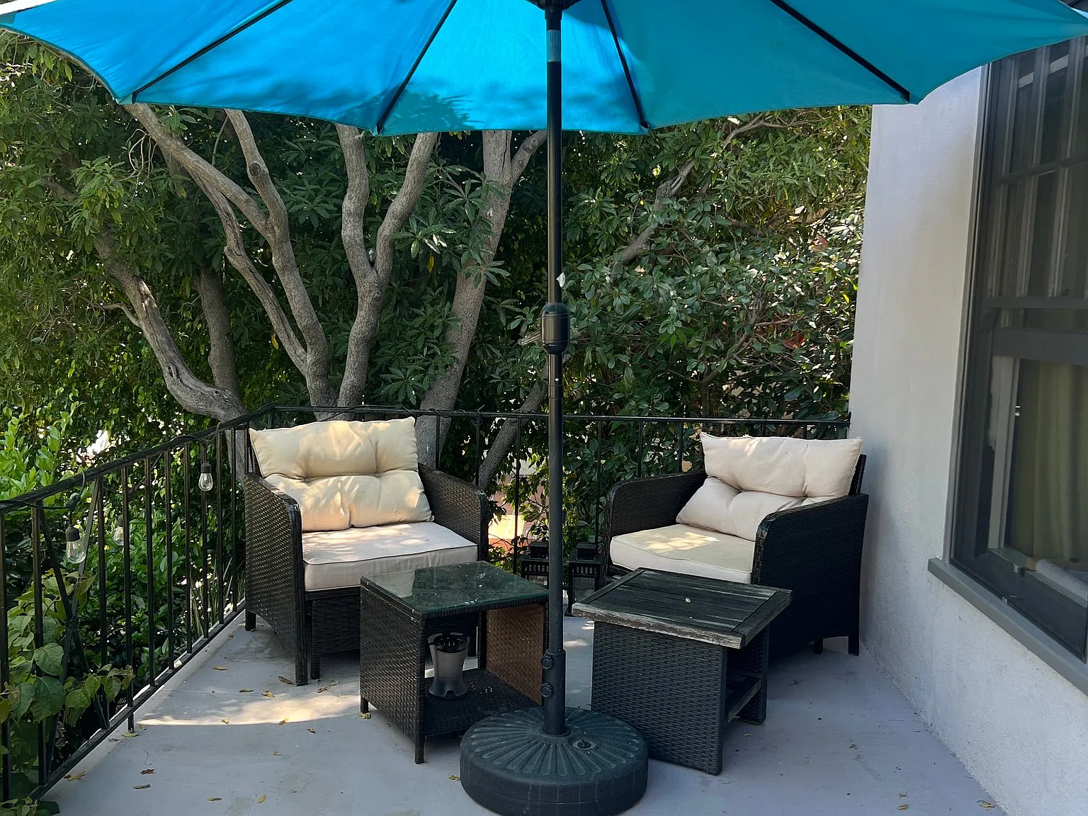 Los Feliz Village Large 1br W/ Private Yard + Veranda — Photo 2