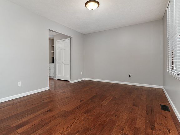 3rd image of 603 Shannon Dr