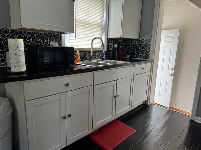 3 bed, 1.5 bath, 807 sqft, $2,450 — Photo 3