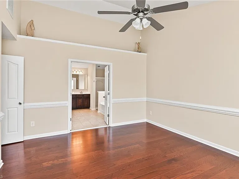 2611 Leighswood Dr — Photo 11