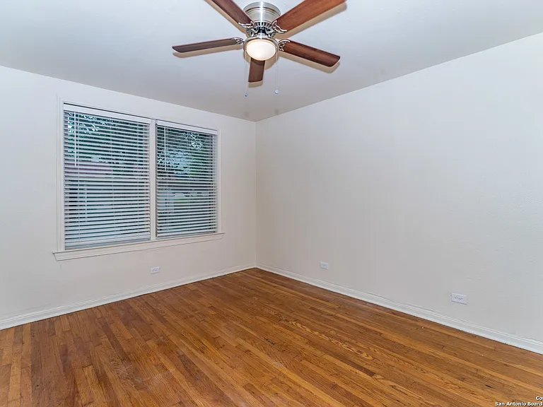 254 Cloverleaf Ave #2 — Photo 16