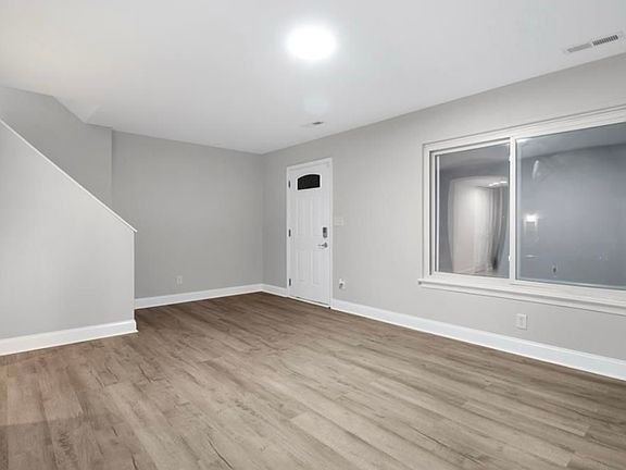 3rd image of 3052 Blackstone Ct