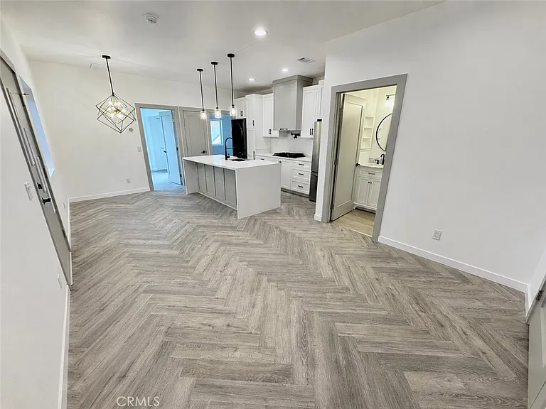2643 Summerchase Ave #B — Photo 5