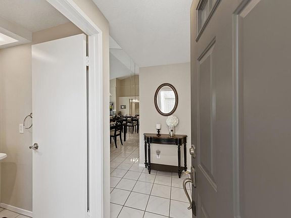 4th image of 157 Falls Ct