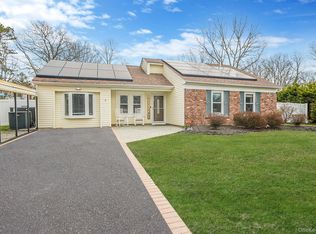 19 Goodwin Lane, Coram, NY 11727