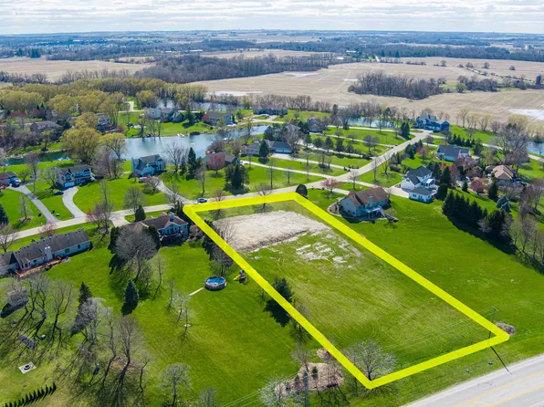 39W332 Grand Ave #10, Elgin, IL 60124