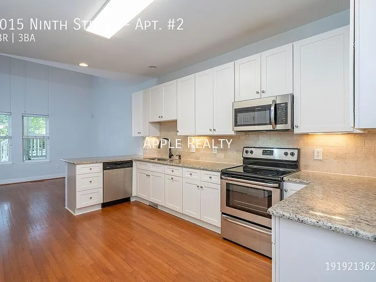 1015 9th St #2 — Photo 9