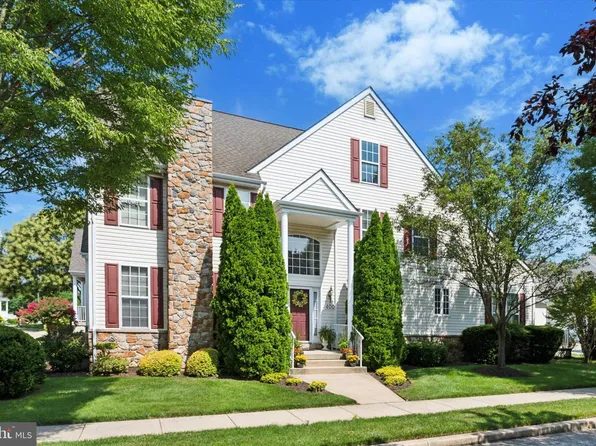 400 Lantern Ln, Kennett Square, PA 19348