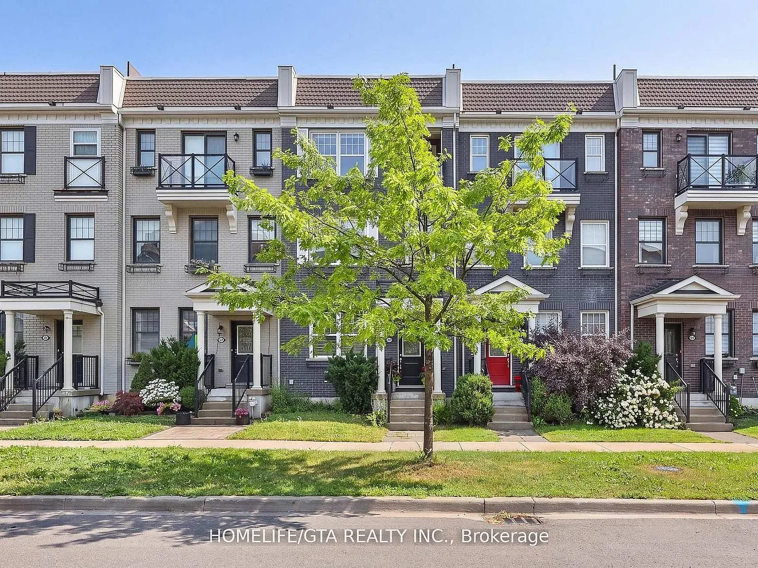4 bed, $3,200 — Photo 1