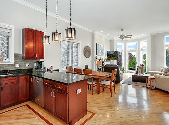 2nd image of 1751 N Artesian Ave #3