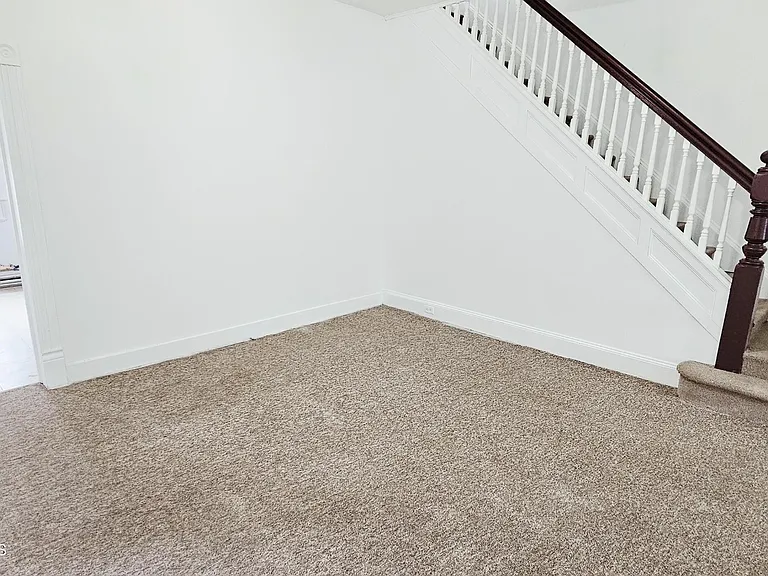 128 S Rebecca Ave — Photo 2