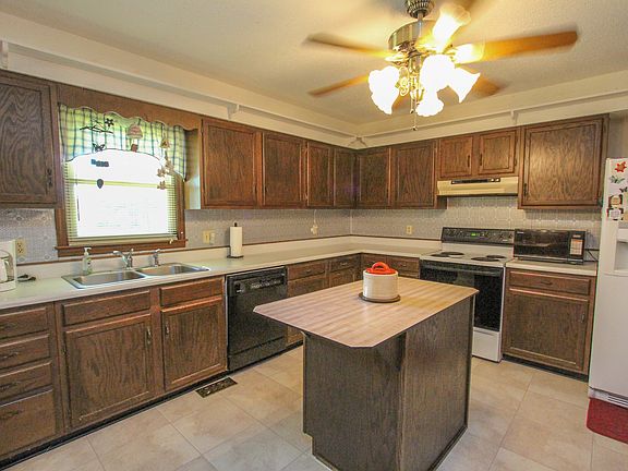 5th image of 1419 Greenwood Ct