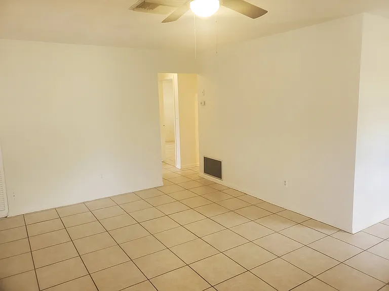 2097 Jessamine Ct — Photo 33