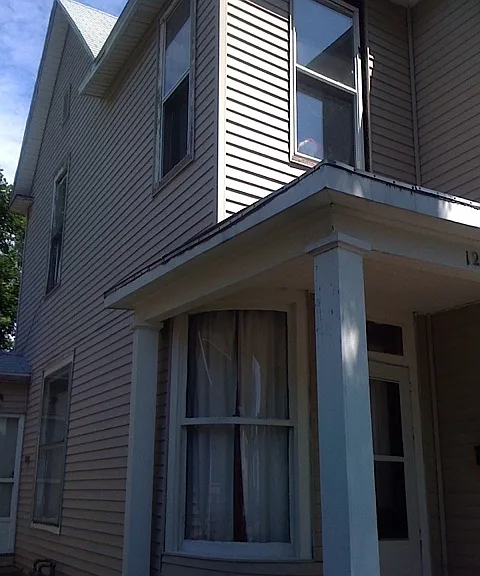 1206 Heath St — Photo 3