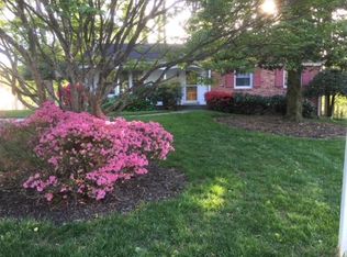 9902 Harrogate Rd, Bethesda, MD 20817