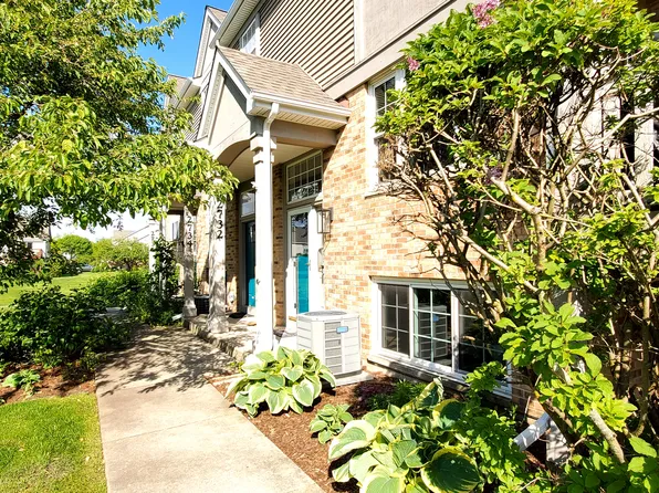 2732 Woodmere Dr, Darien, IL 60561