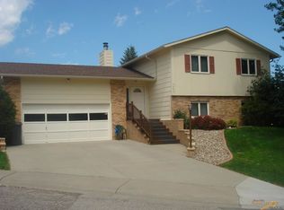 3603 Crown Ct, Rapid City, SD 57702