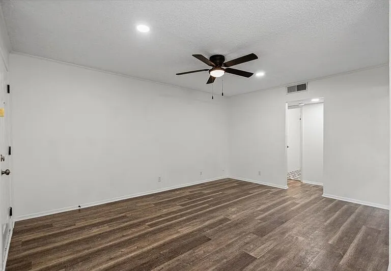 3415 Willowrun Dr #D — Photo 11